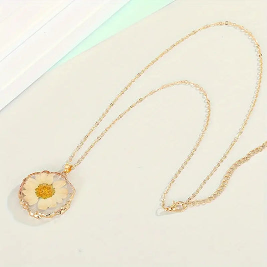 Resin Dry Daisy Necklace