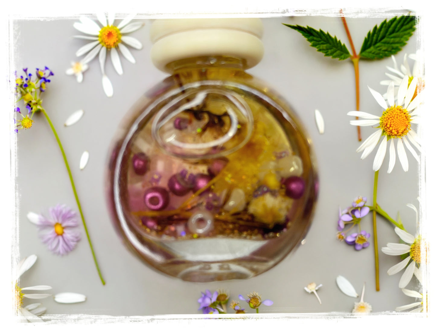 BathWerx Wildflower Whispers Car Charm with sugared clementine and garden musk fragrance, Mother's Day gift